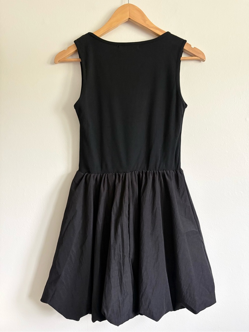 Oak + Fort Mini Bubble Hem Dress in Black NEW - Picture 4 of 4